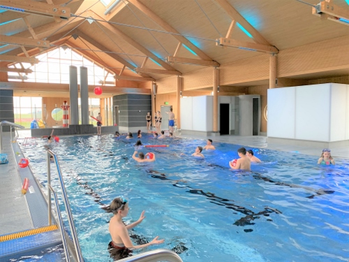 Schwimmbad 500x375